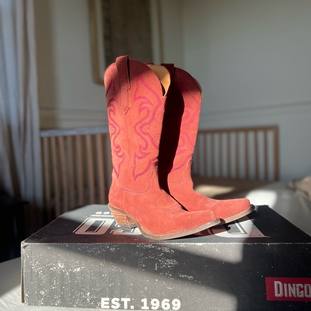 dingo Women's Red Suede Western Heeled Boots